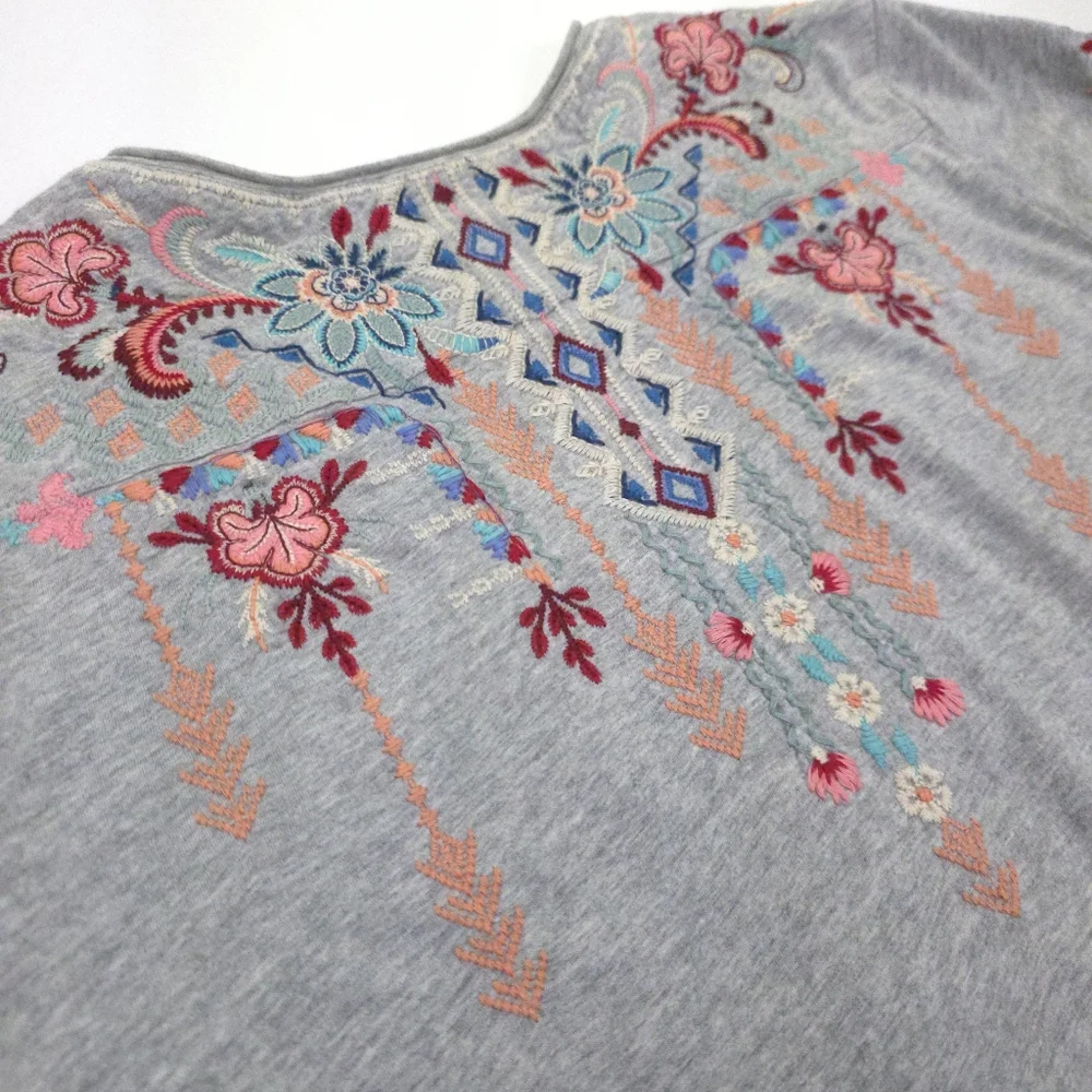 Johnny Was Embroidered V-Neck Gray Women's Tunic Top with Multicolor Floral Sz S - Picture 9 of 10